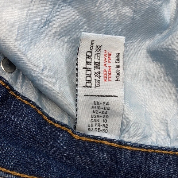 Boohoo Dark Wash Distressed Jeans Sz: 20 - Picture 7 of 7